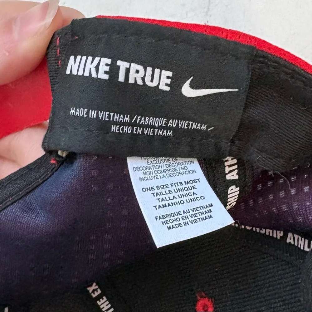 Nike Air Mens One Size Red Navy Blue Embroidered Logo SnapBack Hat Sporty Travel
